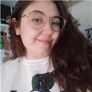 Estudiante de educación infantil imparte clases de catalán, castellano, historia, música y biología a niños y niñas de todas las edades